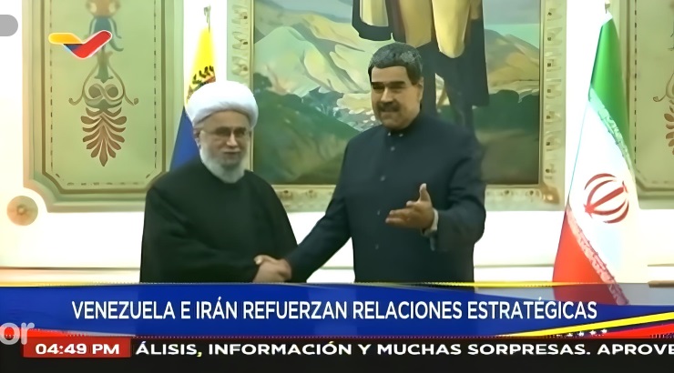 فيديو | انعكاس لقاء آية الله رمضاني مع نیکلاس مادورو في التلفزيون الحكومي في فنزويلا 